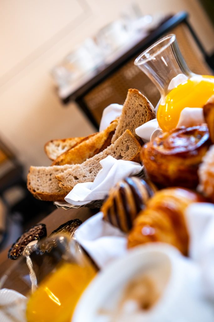 Un petit-déjeunercomme une promesse